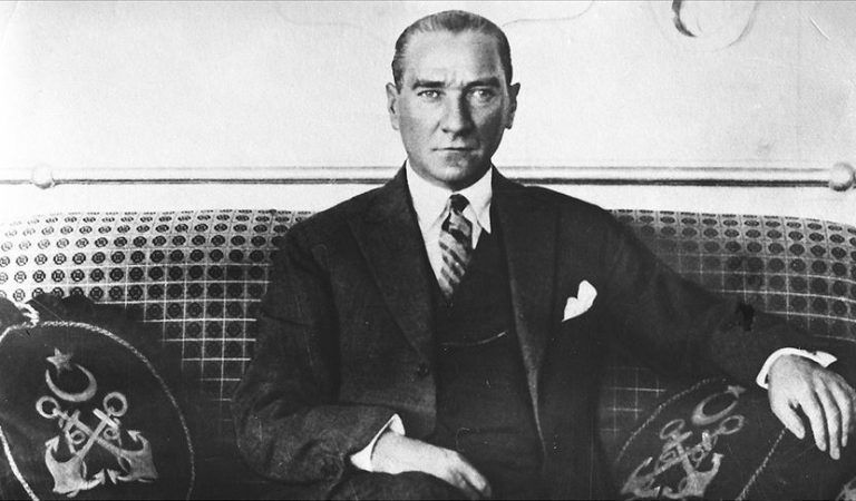 Atatürk ile ilgili okunması gereken beş kitap